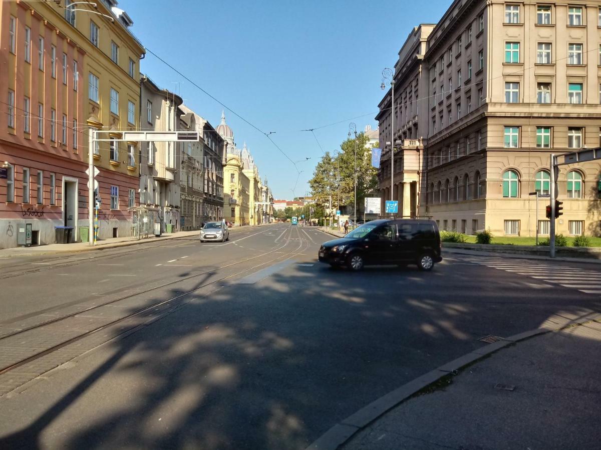 "Apartment Zagreb Idila Center", With A Balcony, Speed Wifi Luaran gambar